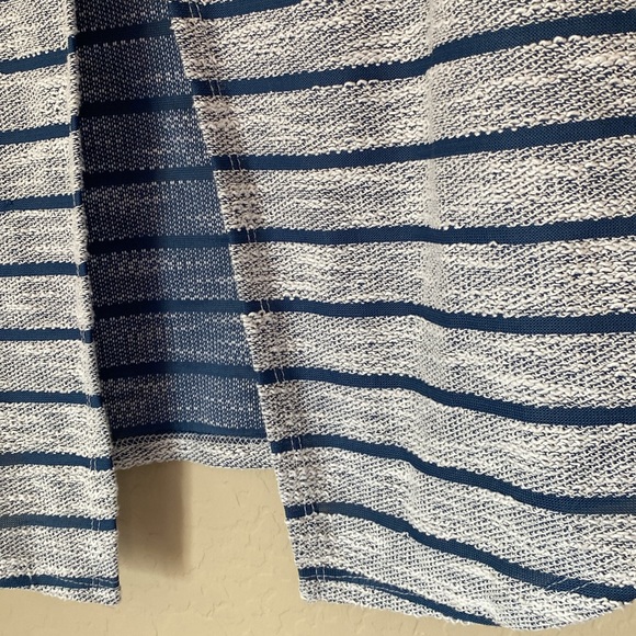 Easel, medium, striped open-back top - Picture 7 of 7